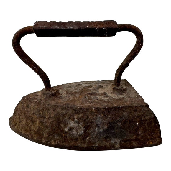 Antique Cast Iron Sad Iron ST. LOUIS Rustic Primitive Doorstop 6lb13oz 6.25” - Picture 1 of 11